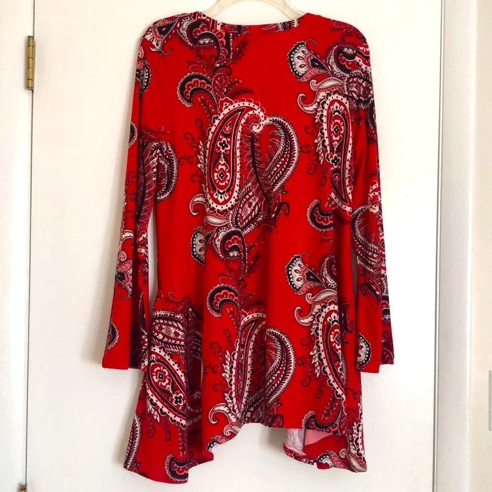 Lildy red paisley handkerchief hem tunic with subtle bell sleeves & side pockets - Picture 3 of 14